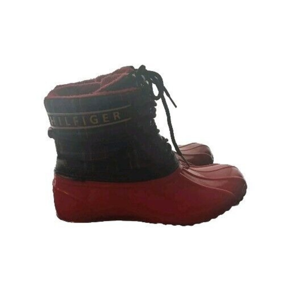 TOMMY HILFIGER Women's Navy Plaid Front and Eyelet Hessa Duck Boots 6 M
